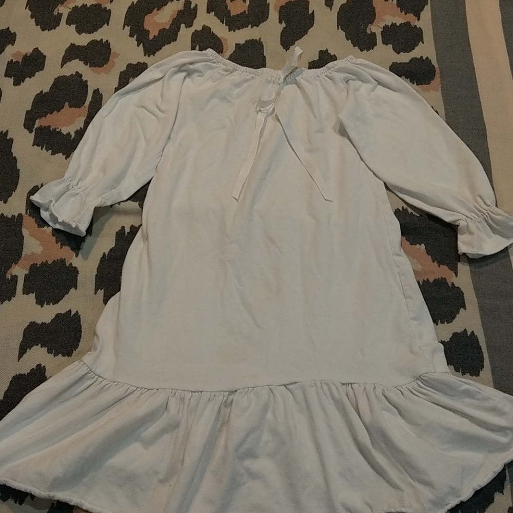 White ruffle 3t pajama gown